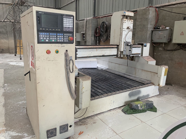 泡沫雕刻設(shè)備雕塑自動雕刻機(jī)床展示